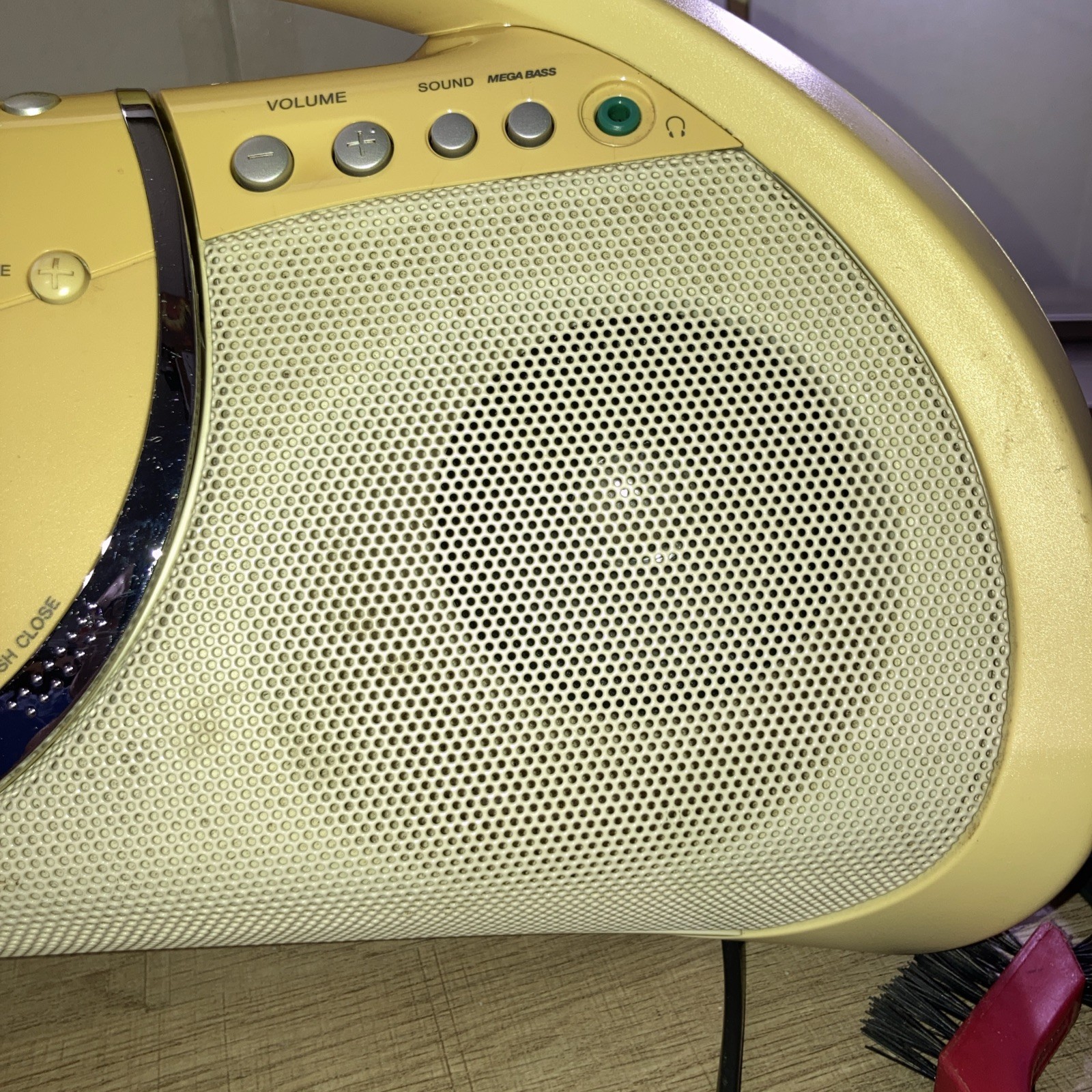 Sony ZS-YN7 Boombox CD/R-RW/AM FM/MP3 MegaBass Tested working Some Blemishes