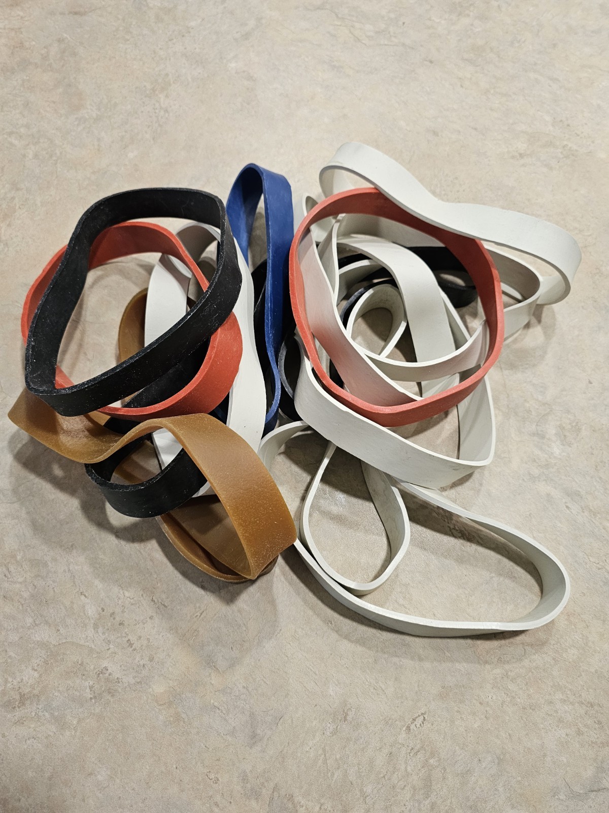 2nds Pack of 15 Dally Wraps Assorted Colors Rubber, Team Roping Saddle Horn