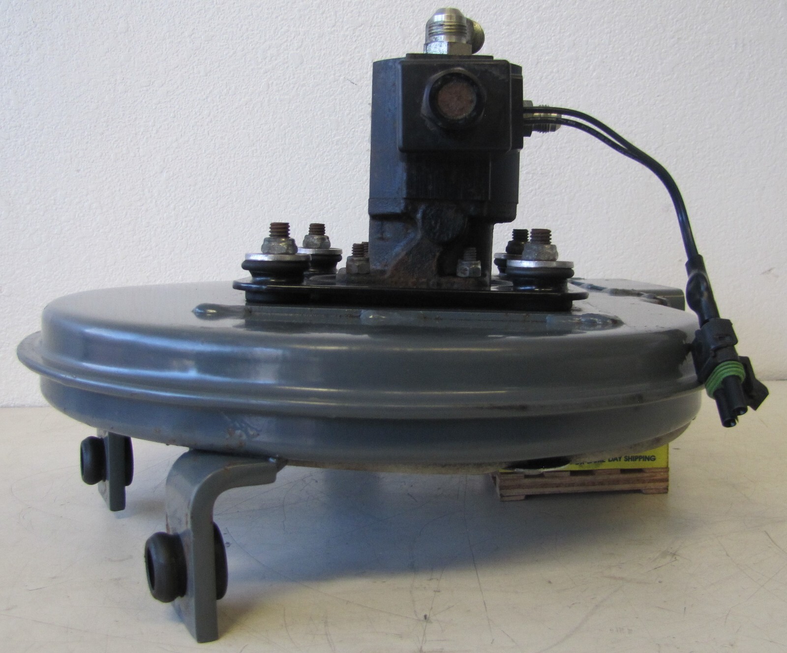 Tennant Sweeper Vacuum Fan Assembly Housing and Hydraulic Motor 1071240 9002683