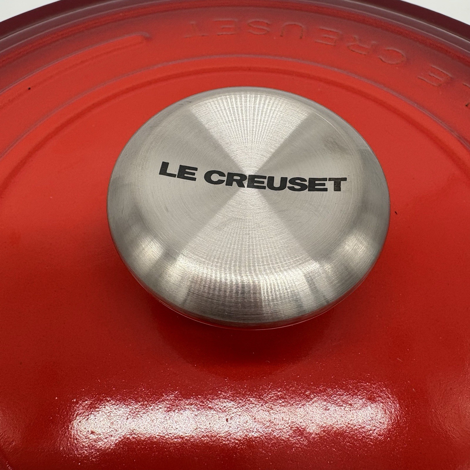 Le Creuset Signature Enameled Cast Iron Wide Round Dutch Oven 6 3/4Qt Cerise Red