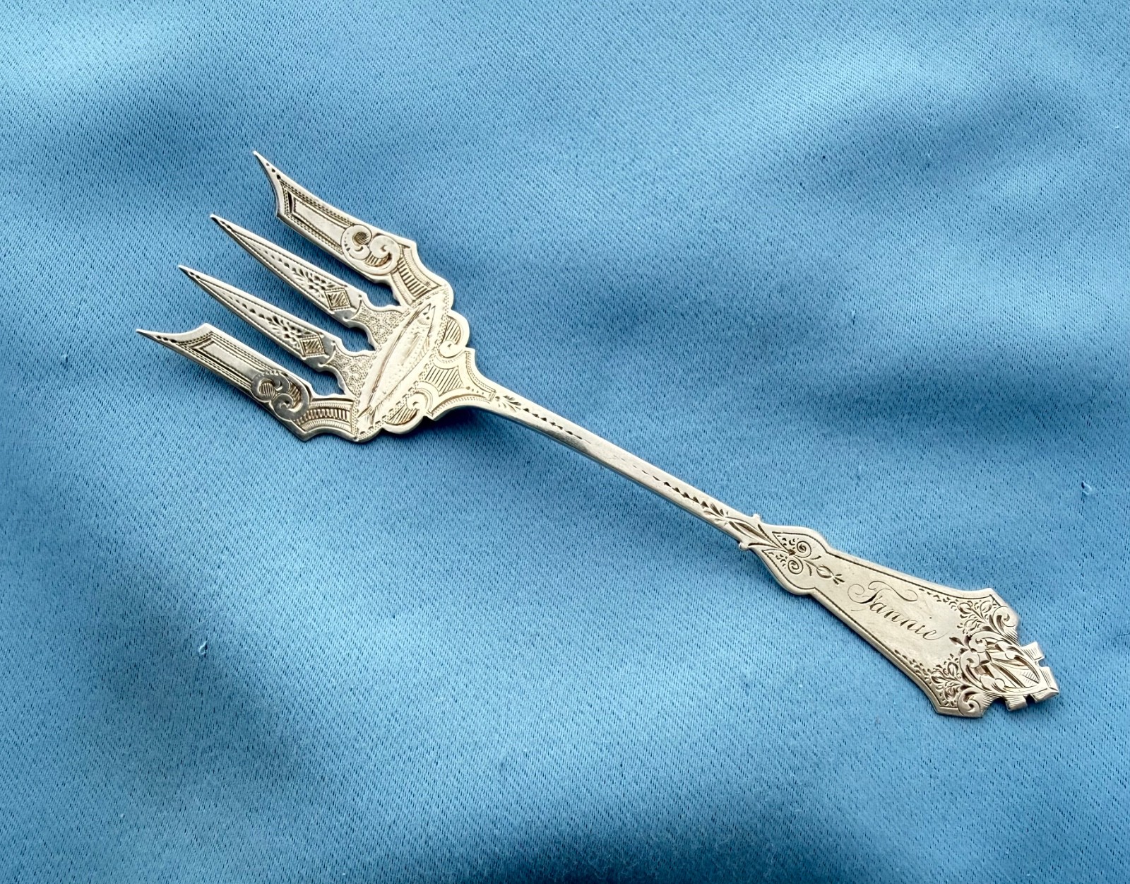 Albert  Cole Coin Silver Sardine Fork Bright Cut 6 1/4 In Mono 26.5 Gr