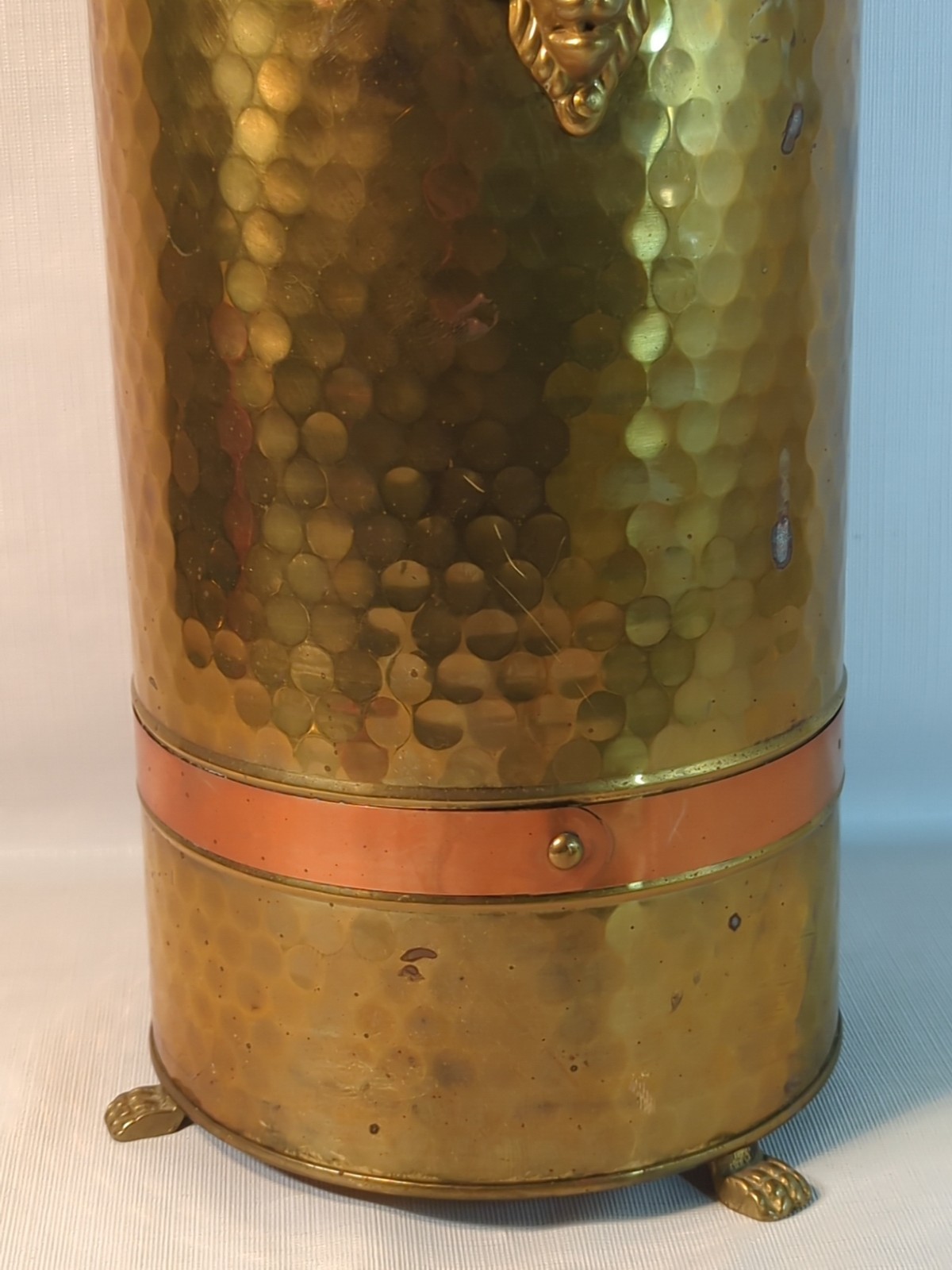 Hammered Brass Copper Umbrella Stand Lion Head Handles Feet Regency Vtg 15x7"