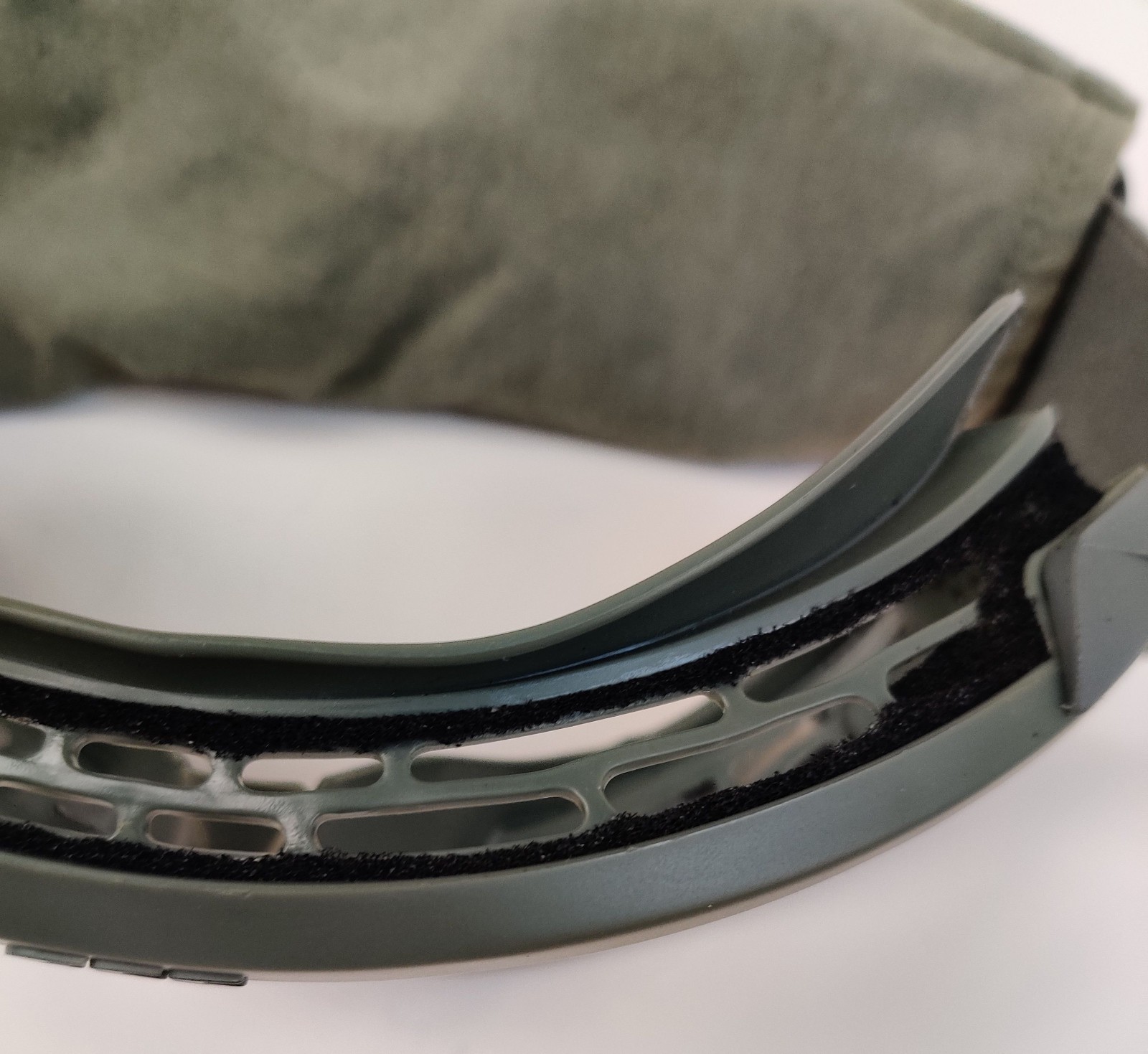 Authentic ESS Series Goggles NVG Foliage Green