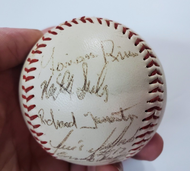 Vintage 1991 Autographed Baseball GREENSBORO HORNETS Mariano Rivera & 8 Others
