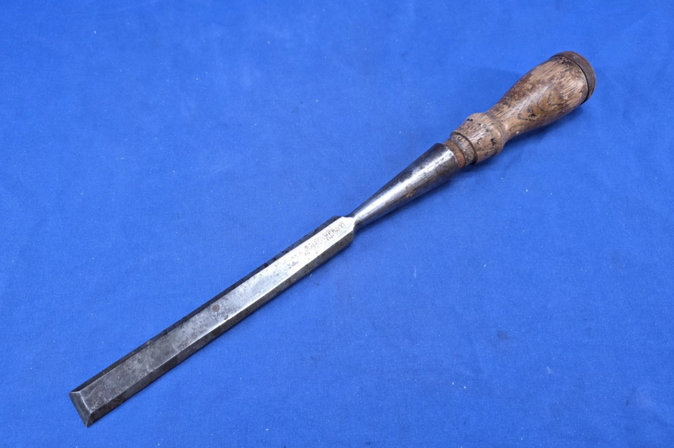 Vintage T.H. Witherby 3/4-Inch Bevel Edge Socket Chisel