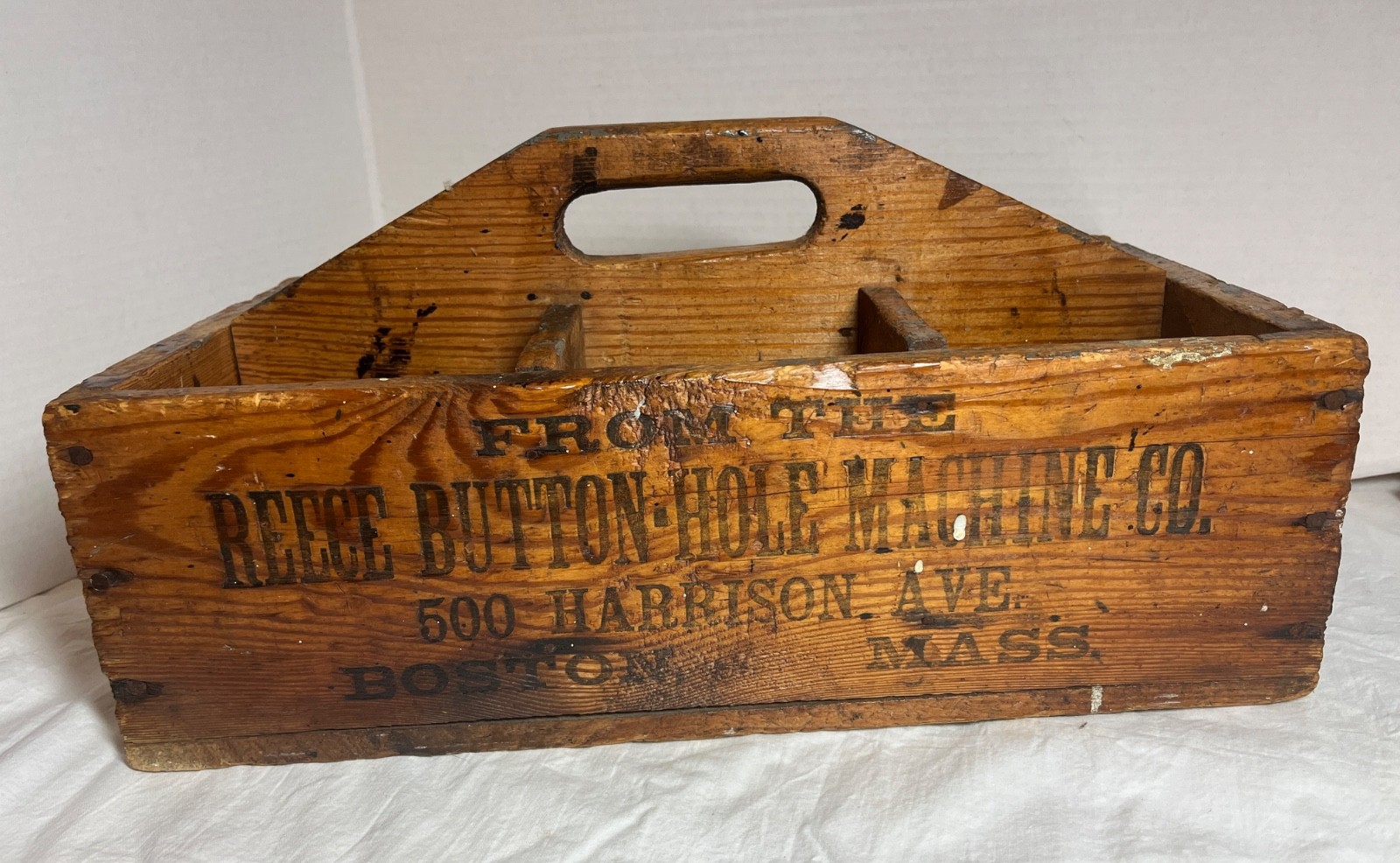 REESE BUTTON HOLE MACHINE CO. WOOD BOX CARRIER BOSTON MASS.