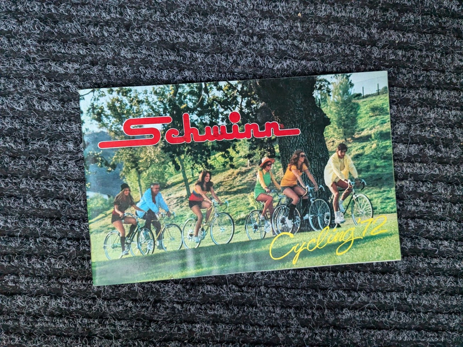 Schwinn 1972 Original Bicycle Sales Catalog~Bikes-Paramount-Stingray 72