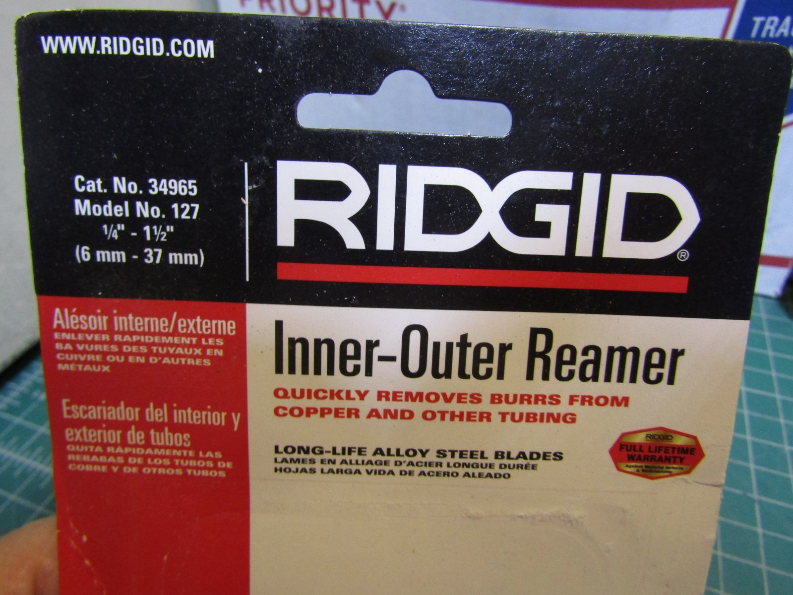 1 – RIDGID 34965 127 Inner-Outer Reamer, 1/4-inch to 1-1/2-inch Pipe Reamer Red