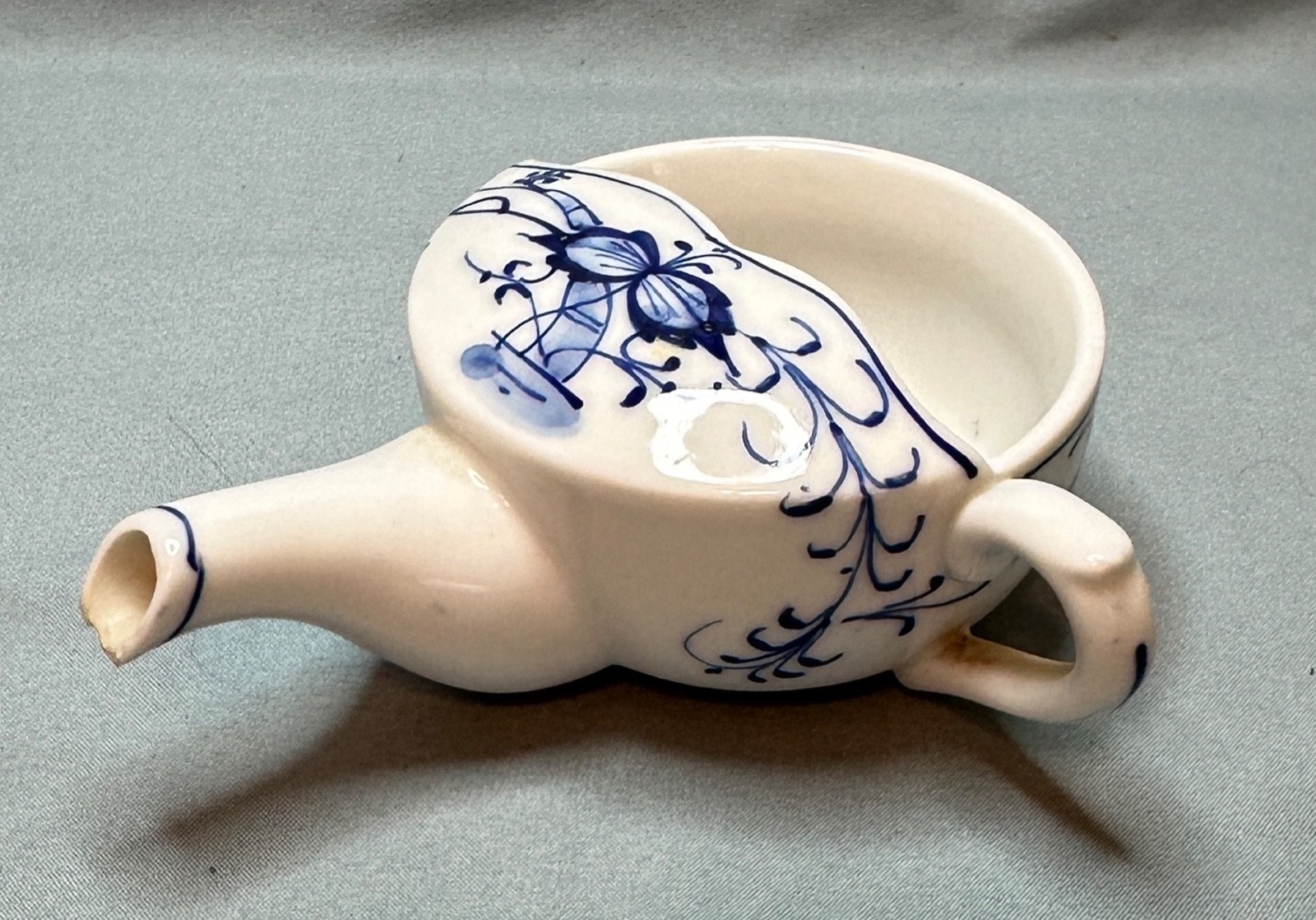 Handpainted Cobalt Blue Onion porcelain INVALID FEEDER / PAP BOAT