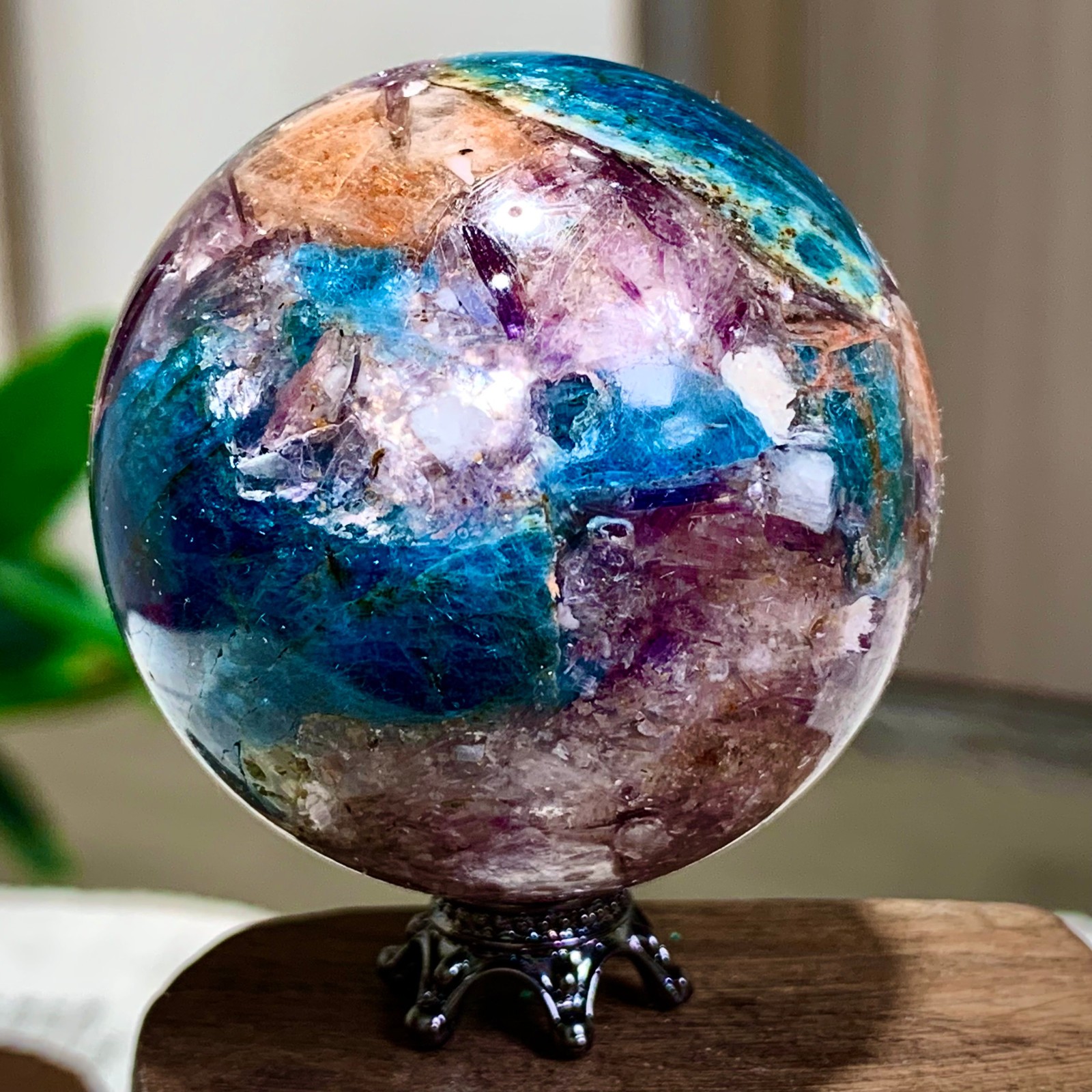 132G Natural Blue Aptite +Sun Stone purple lepidolite Sphere mineral sample