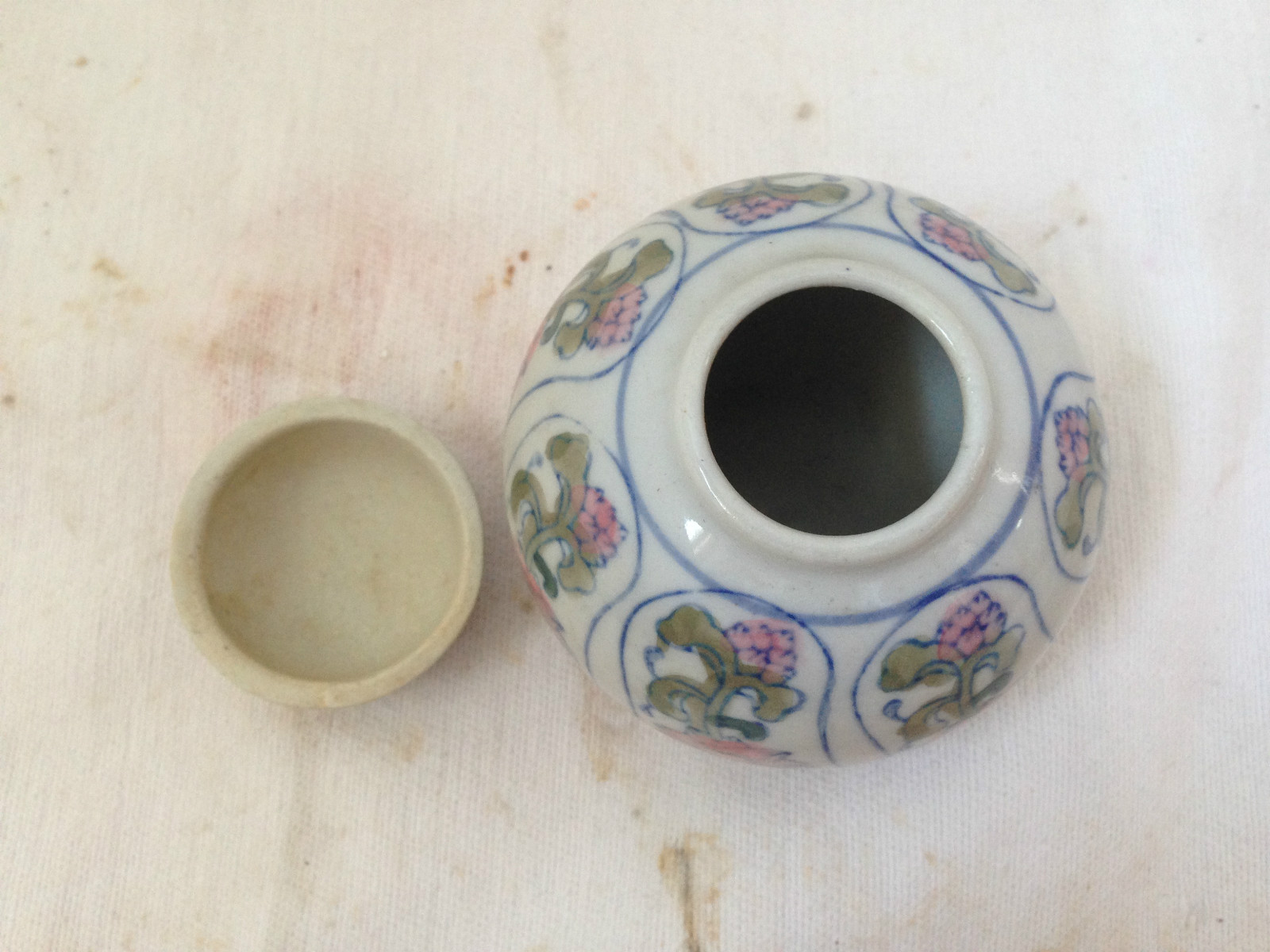 Antique Chinese Flowers Leaves Cute Small ginger jar/pot pottery 1970's+