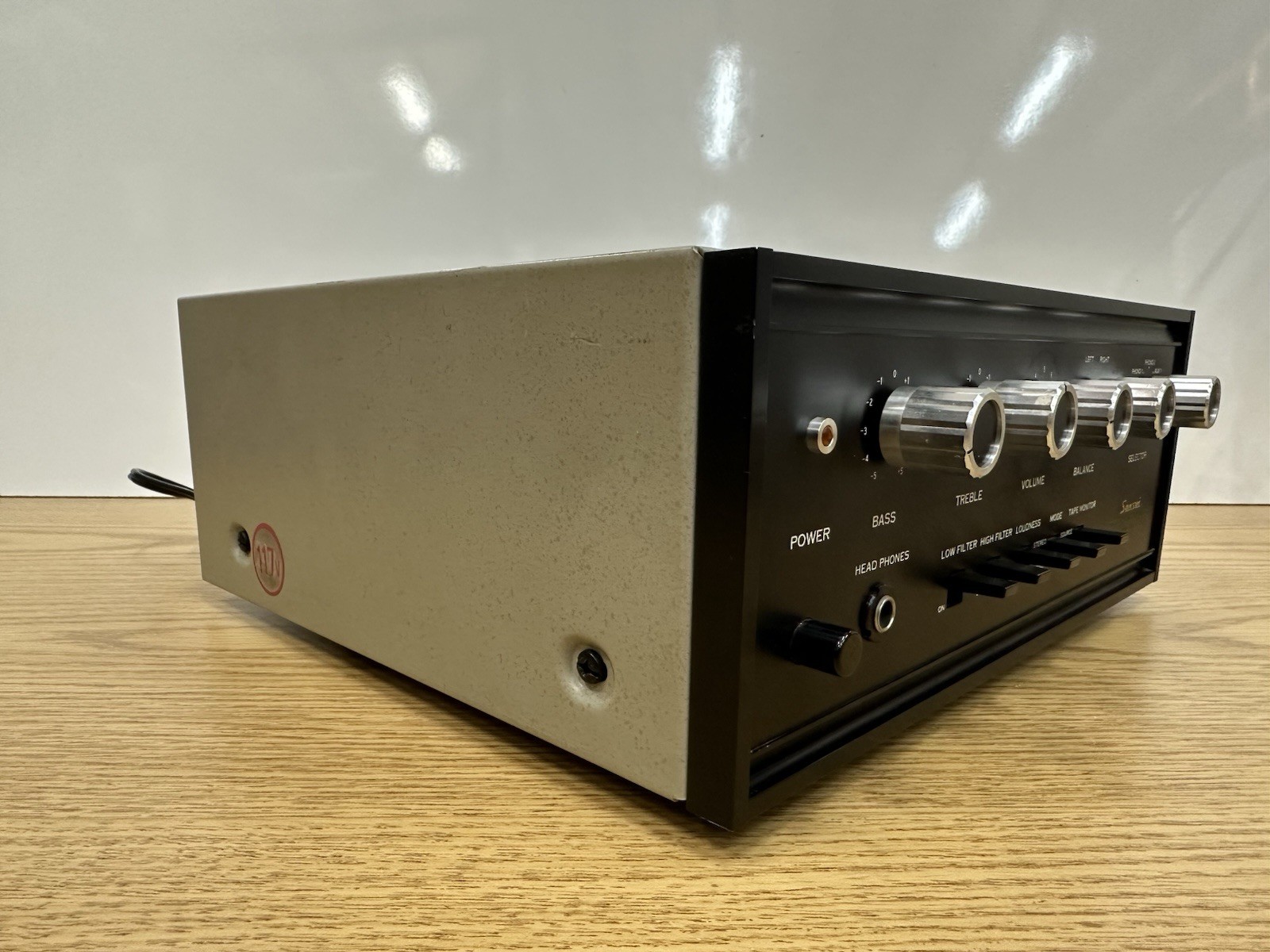Nice Sansui AU-222 Integrated Stereo Amplifier Turns On, UNTESTED. *Read