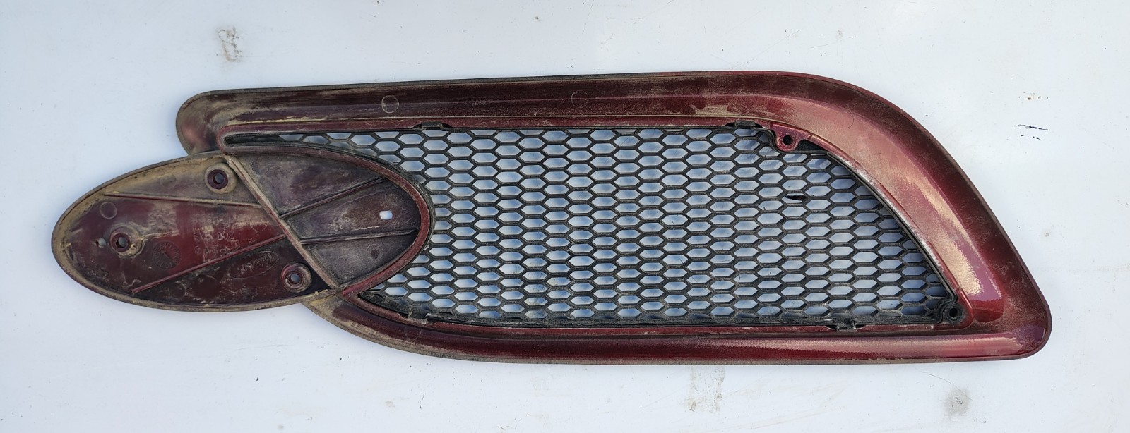 PETERBILT L18-6014 BEZEL-GRILLE AIR INTAKE LH TAG# 52964