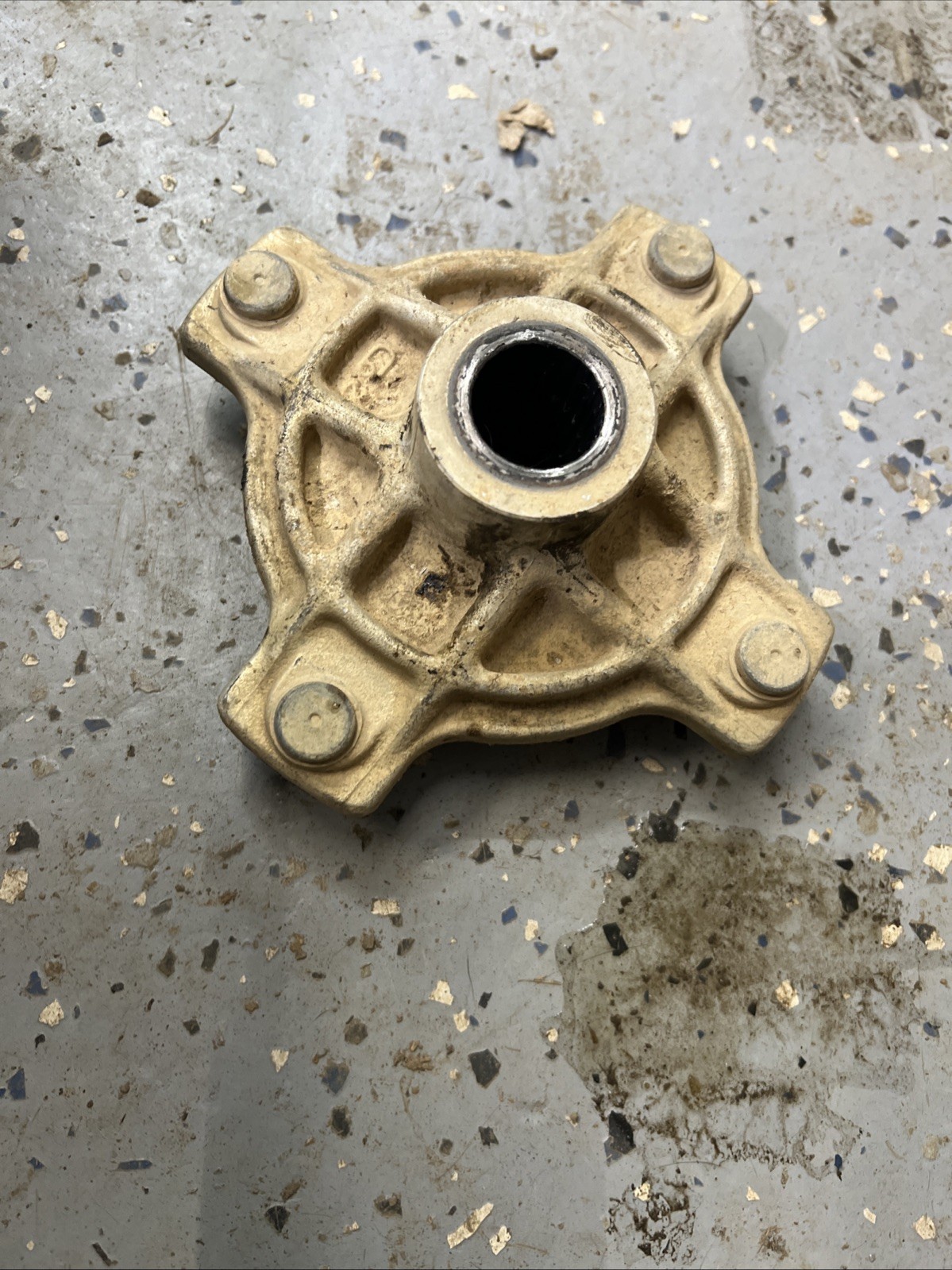 OEM 99-02 Kawasaki Prairie 400 4x4 Rear Back Wheel Right Or Left Hub 49030-1122