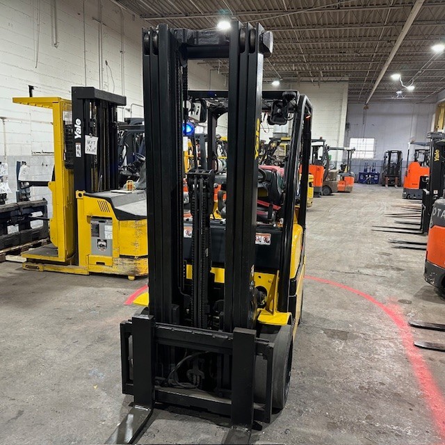 2019 Yale GLC060VX 6000lb Used Forklift Sideshift Triple Mast 5371 Hours