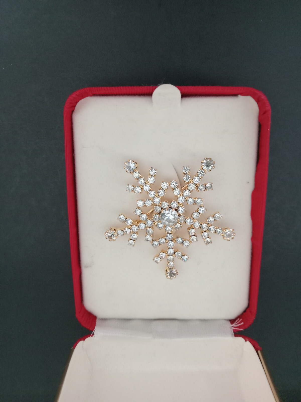Lord & Taylor Snowflake Brooch Pin With Case