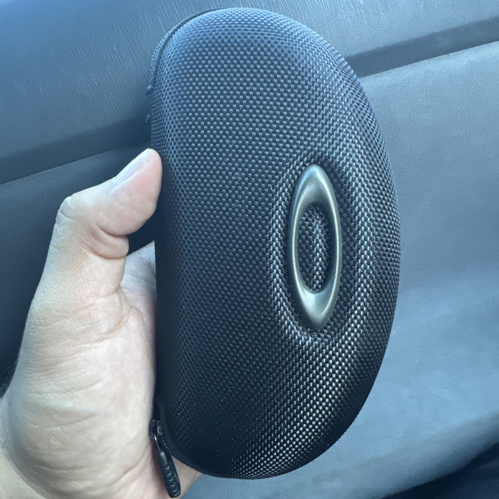 OAKLEY BLACK SUNGLASSES CASE