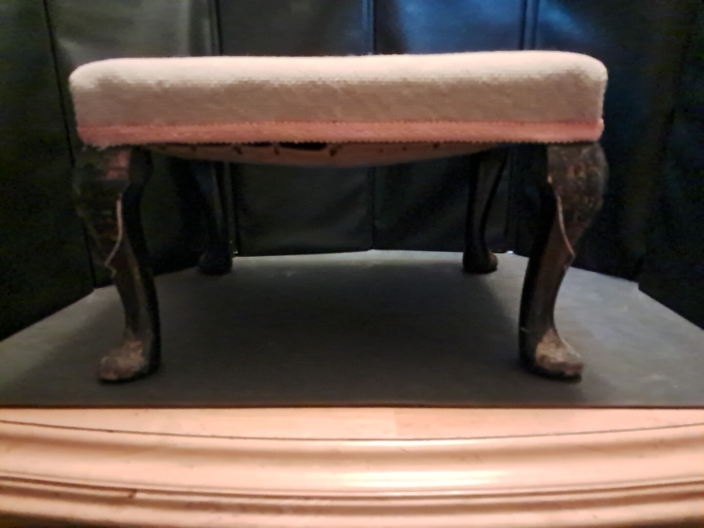 VINTAGE NEEDLEPOINT FLORAL DESIGN TOP WITH HAND PAINTED LEGS FOOTSTOOL