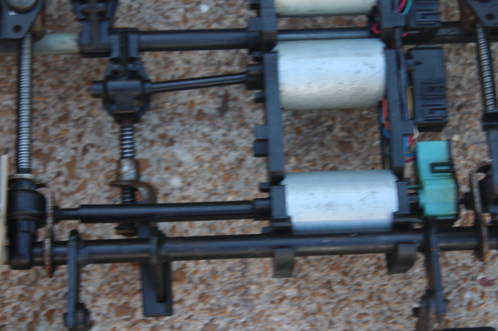 07-14 CHEVY TAHOE SUBURBAN YUKON DRIVER LEFT 2 PLUG POWER SEAT TRACK TAN TRIM