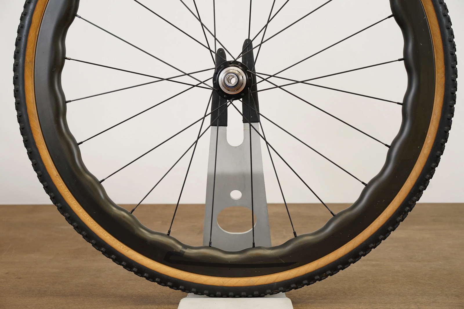 Princeton CarbonWorks Grit 4540 White Industries CLD Tubeless Carbon Disc