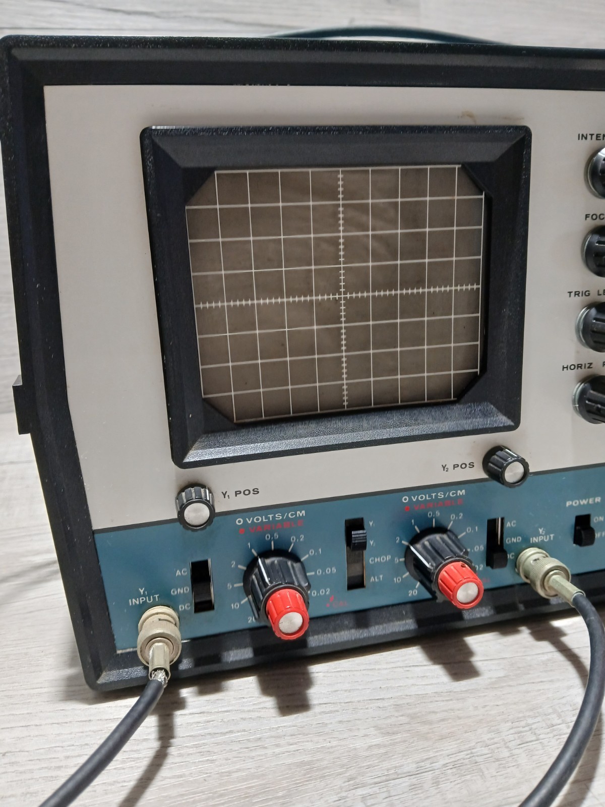 Vintage Heathkit Oscilloscope 5 MHz Dual Trace Model I0-4205