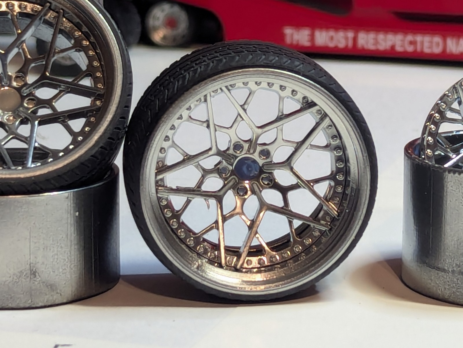 1/18 scale 3d printed tires and wheels (Chrome)