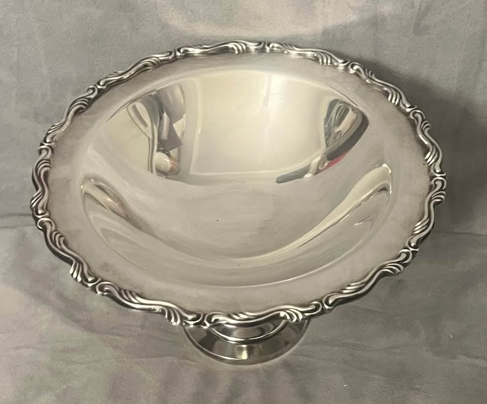 Vintage Oneida Royal Provincial Silver Plated Compote Pedestal Candy Nut Bowl