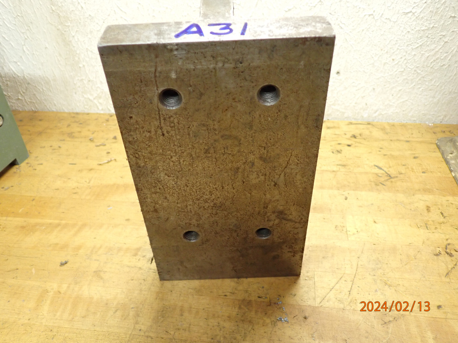 LOT A31 MACHINIST ANGLE PLATE WITH KEY WAY AND 1/2-13 HOLES POSSIBLE SUBURBAN