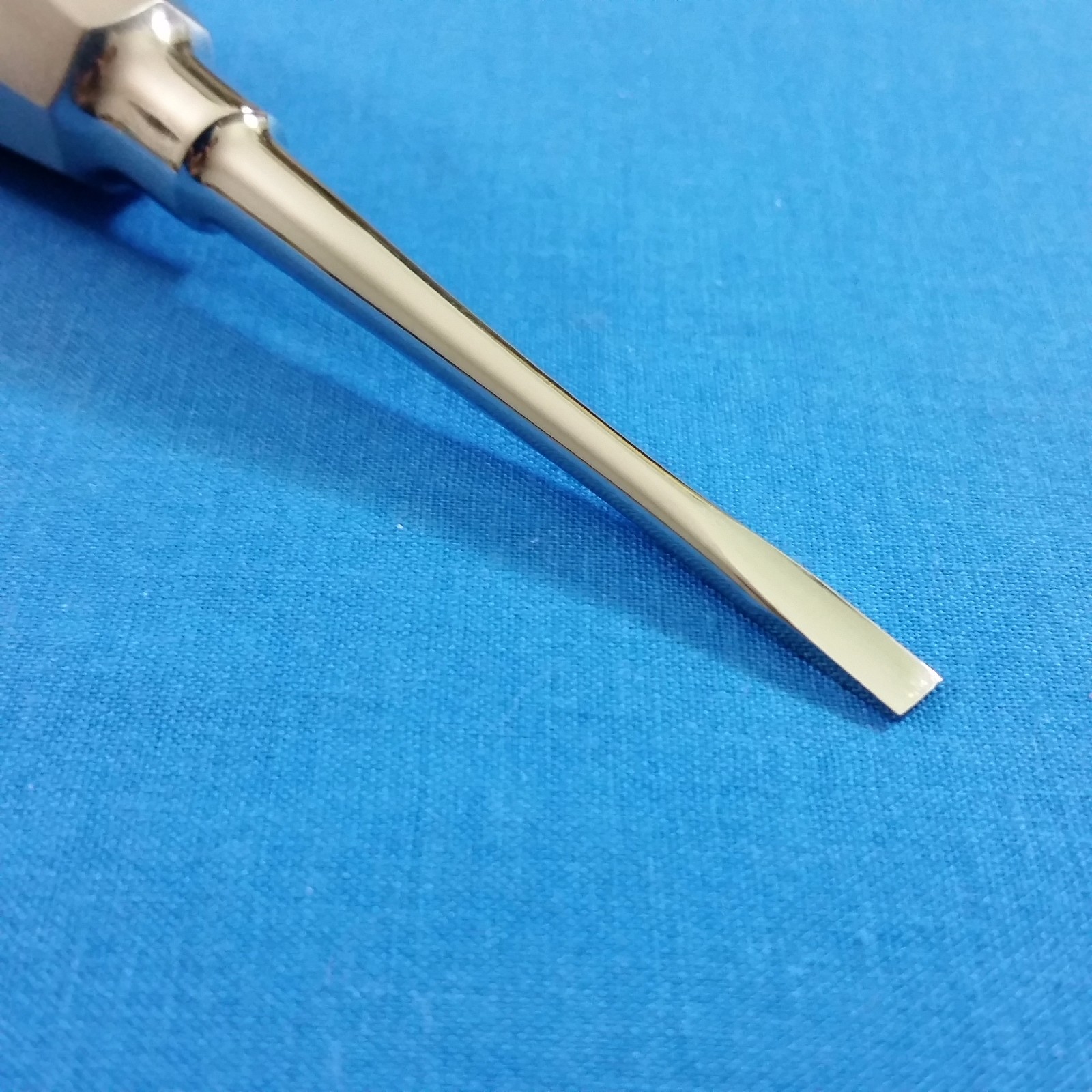 GERMAN STAINLESS CROWN SPLITTER SPREADER REMOVER STRAIGHT 4MM DENTAL ELEVATOR
