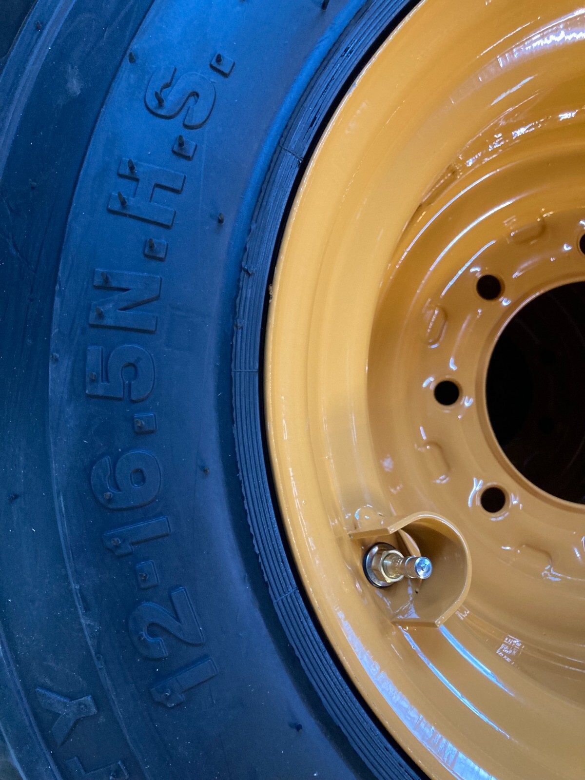 12-16.5 HD Skid Steer Tires/Wheels/Rims-12X16.5 for Case 1845, 1845C, etc. 14PLY