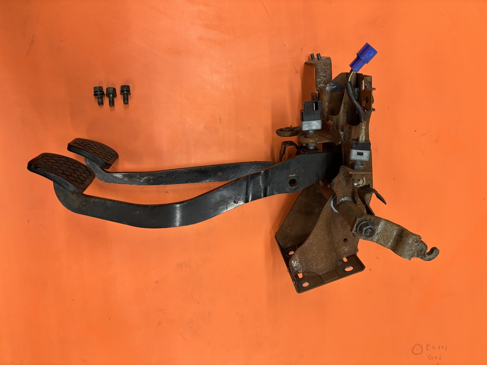 GEO TRACKER SUZUKI SIDEKICK CLUTCH PEDAL & BRAKE PEDAL ASSEMBLY Fits 96-98