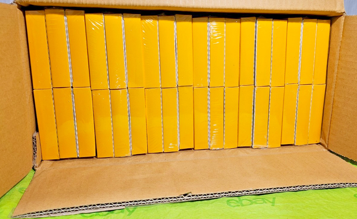 CRAYOLA White Chalk Craie 51-1666 18 sticks/ box, Lot of 36 boxes =648