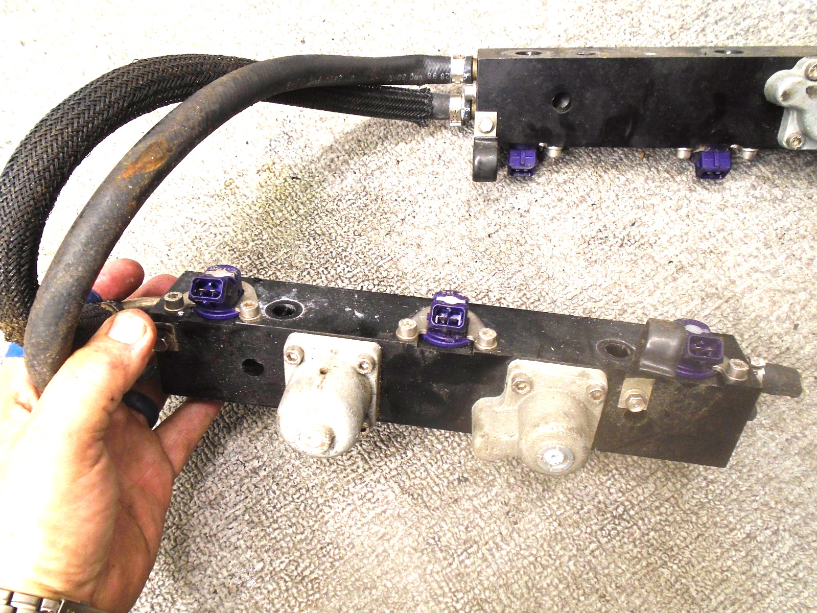 FUEL RAILS W INJECTORS PORT/STARBOARD 852378T5 852379T5 MERCURY OPTIMAX 135 150