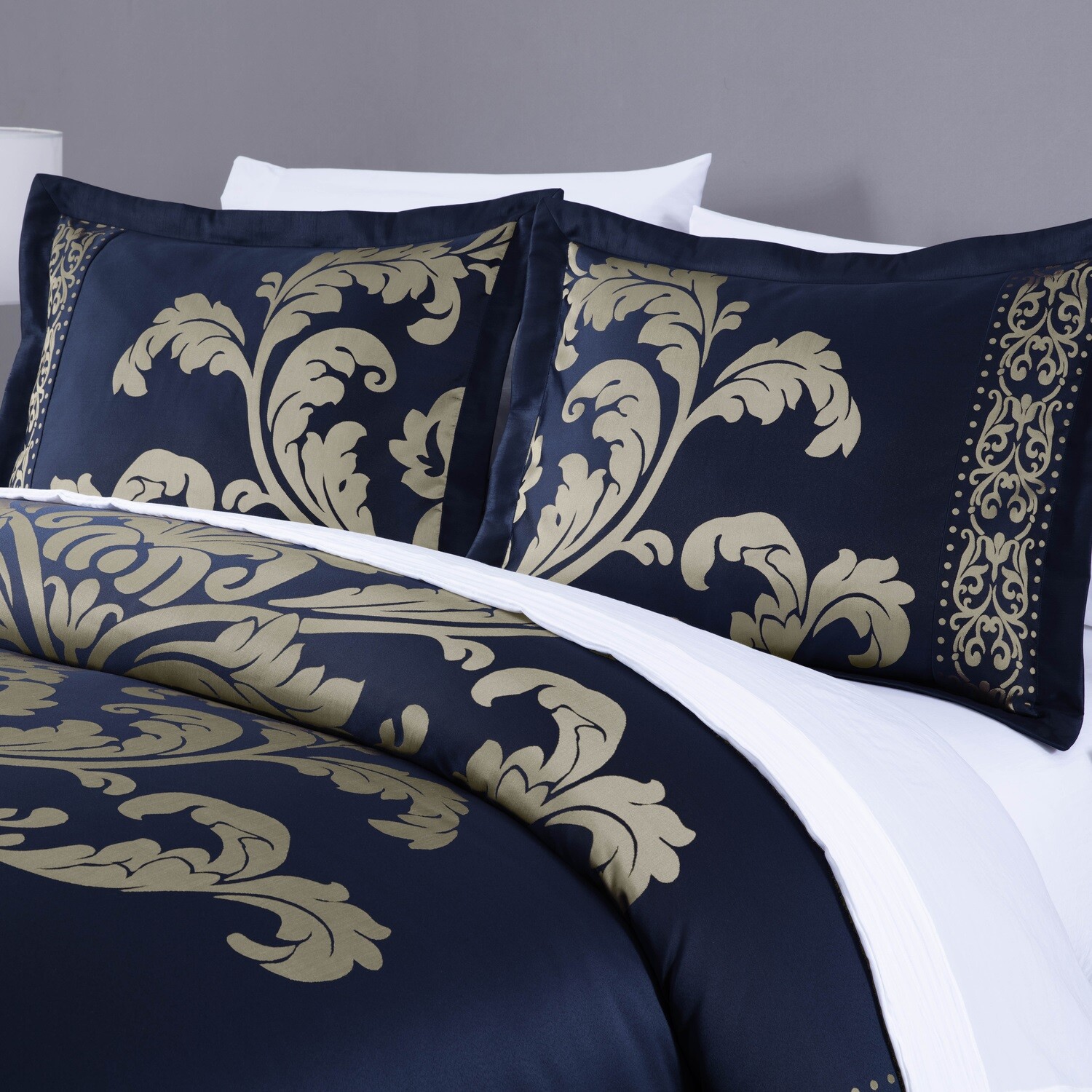 Chezmoi Collection 7-Piece Luxury Jacquard Floral Bed in a Bag Comforter Set