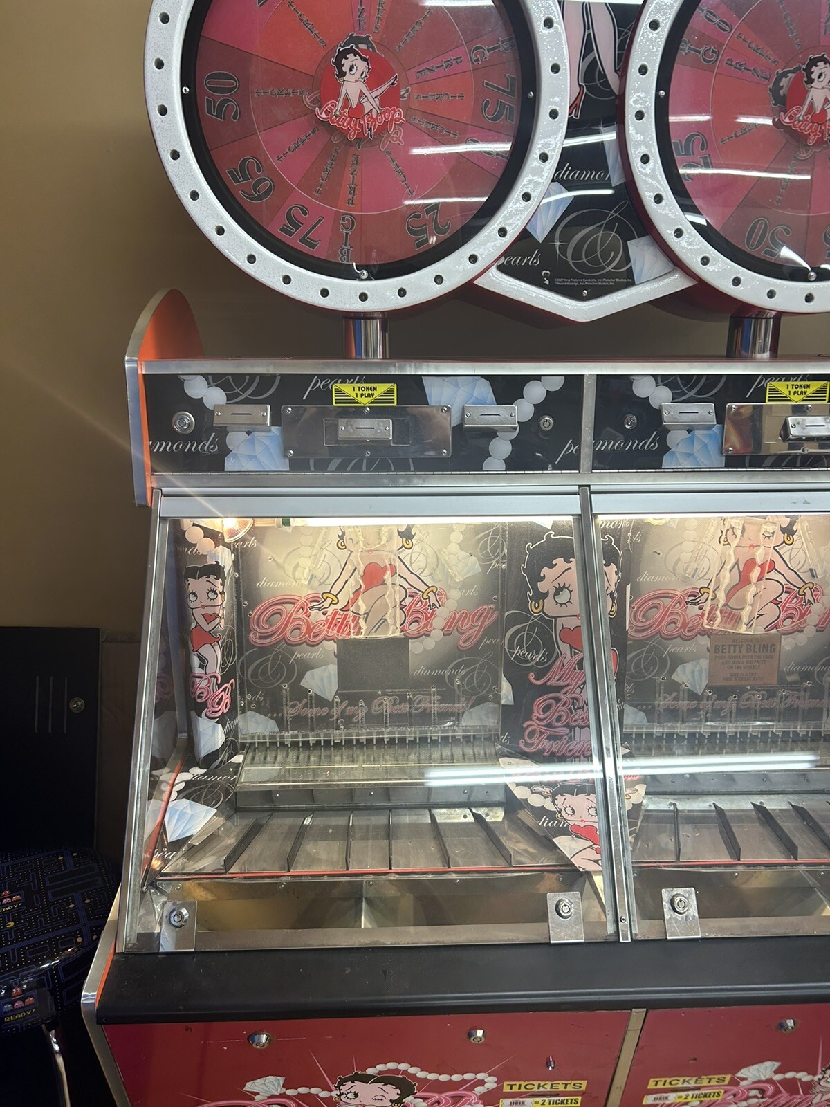 Betty booo 2 Player Pusher