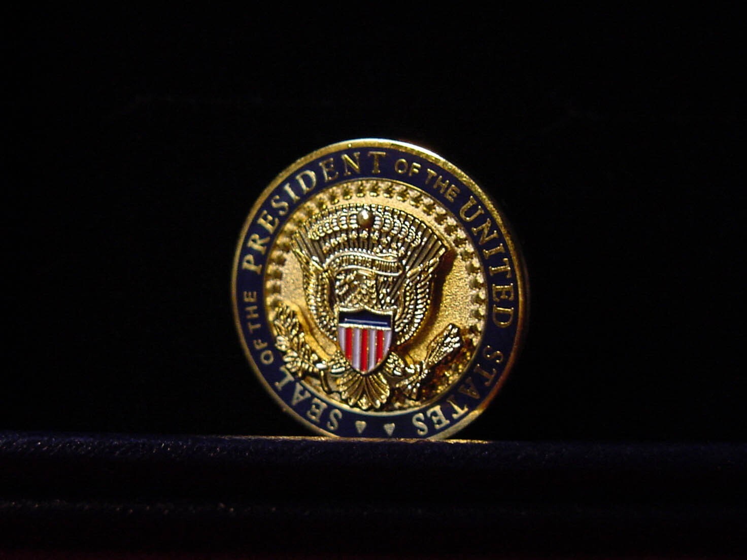 Donald Trump White House Staff Lapel Pin, New, Free Shipping