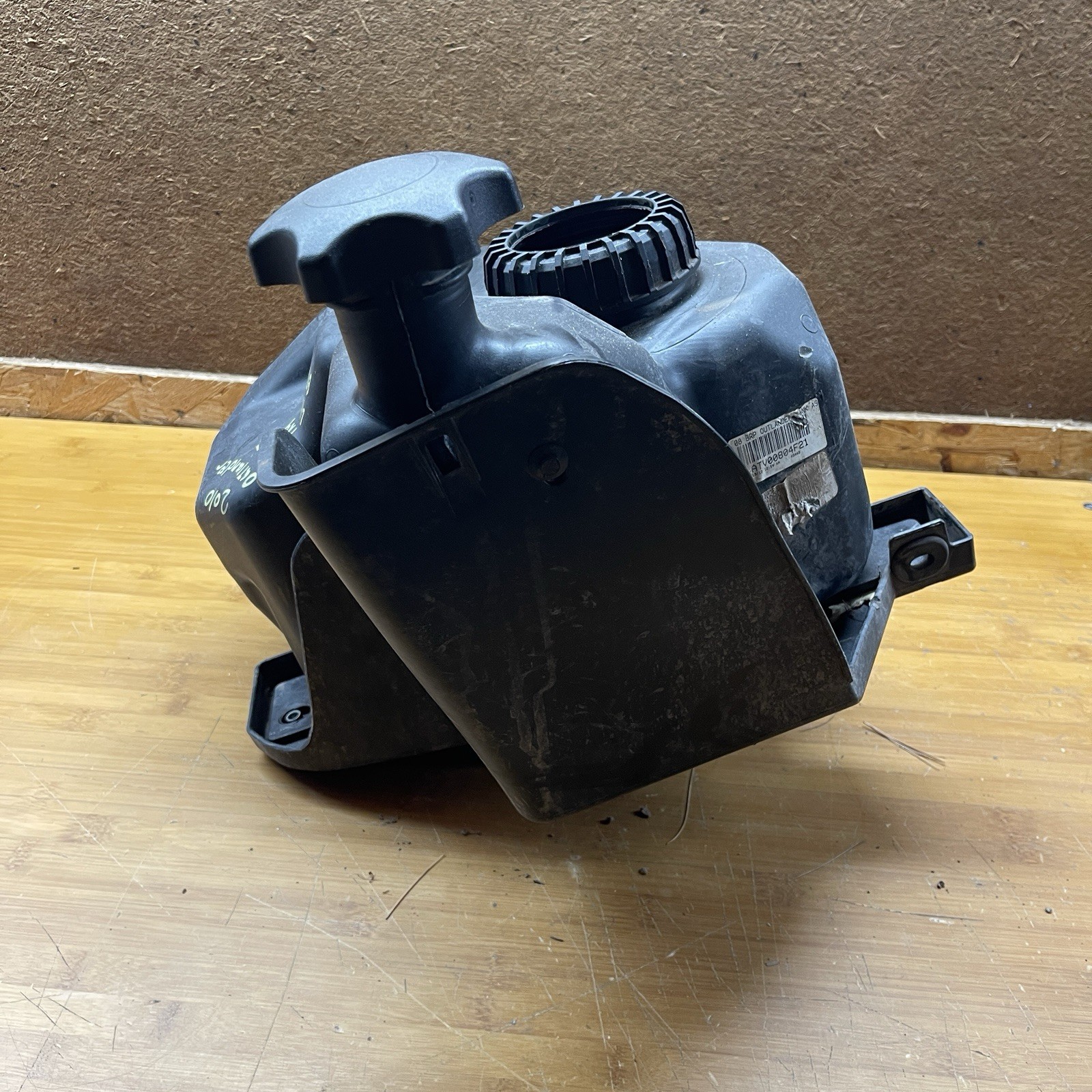 Can Am OEM Used 2009-2012 Outlander 500 650 800 Fuel Gas Tank 709000220