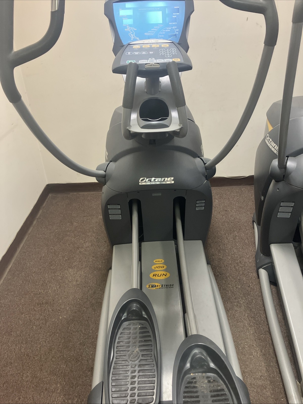 Octane Pro 4700 Elliptical Crosstrainer - SHIPPING NOT INCLUDED