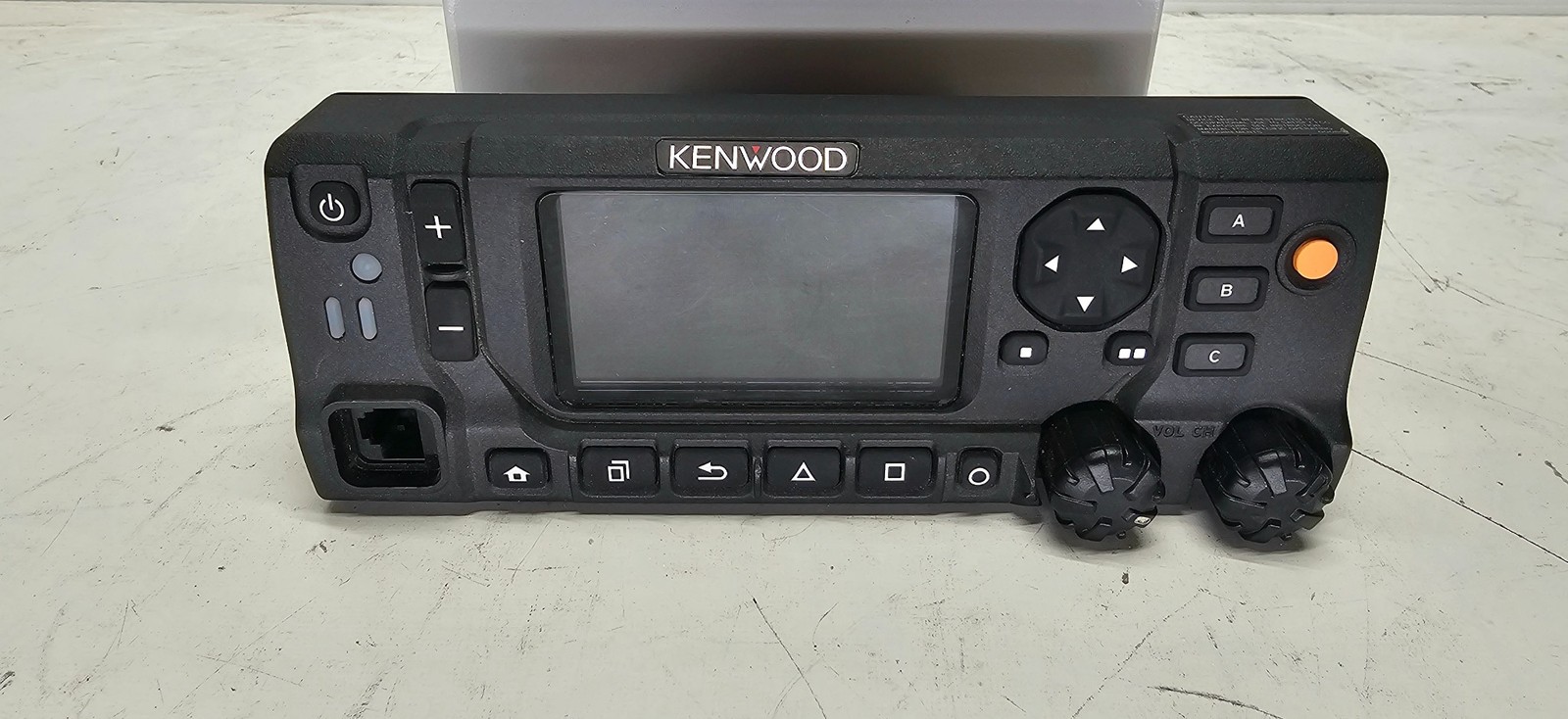 Kenwood NX-5800 UHF (450-520 MHz) 45W 1024 CH w/ KCH-20R Remote Head