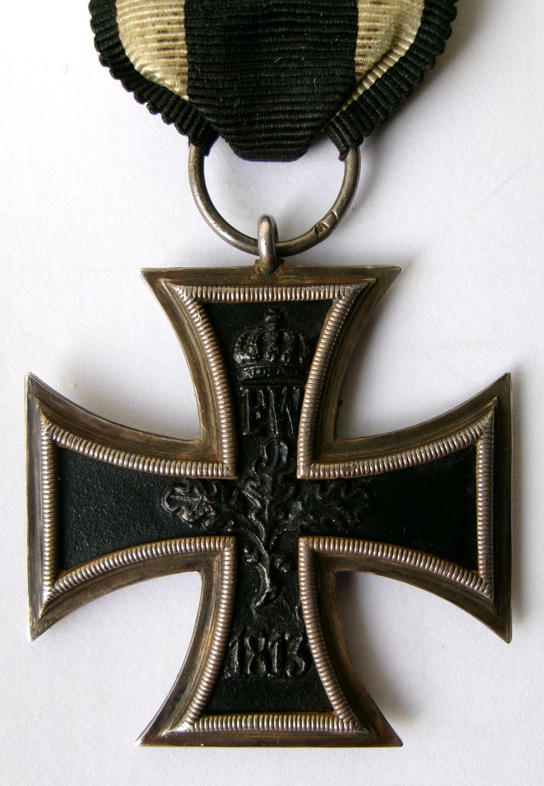 German Iron Cross 2nd class 1914 medal maker marked LW - nice quality