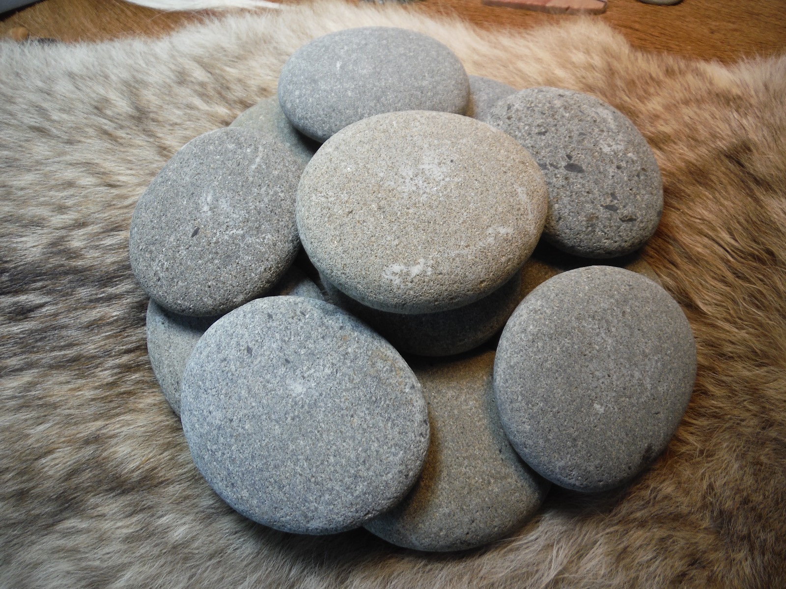 NATURAL ABRADER HAMMER STONE Flint Knapping Primitive Skinning Obsidian Preform