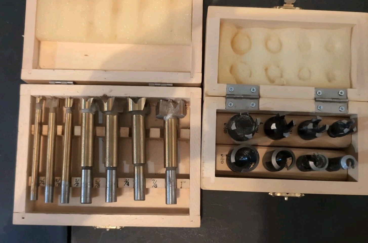 SET OF EIGHT 5/8"-1/4" STRAIGHT SHANK ROUTER BITS And Titanium 1"-1/4"