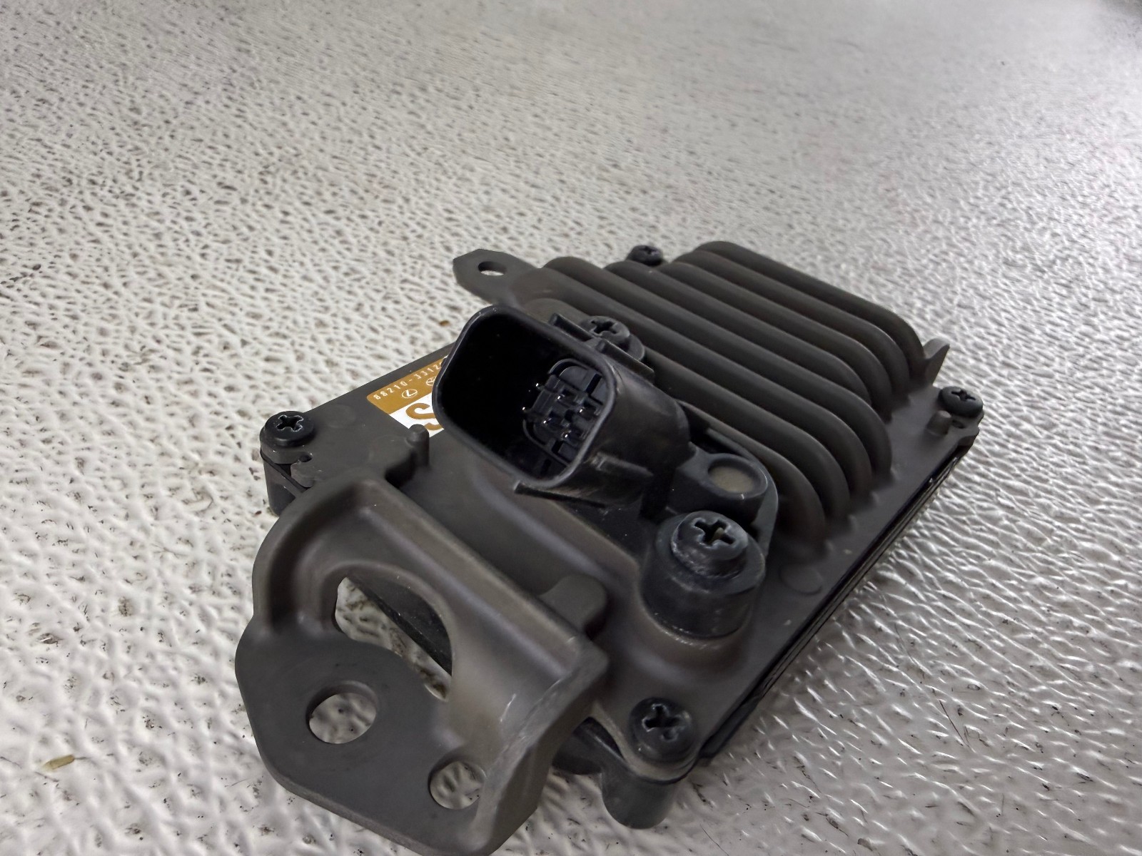 OEM | 2019 - 2023 Toyota RAV4 Cruise Control Distance Radar Sensor