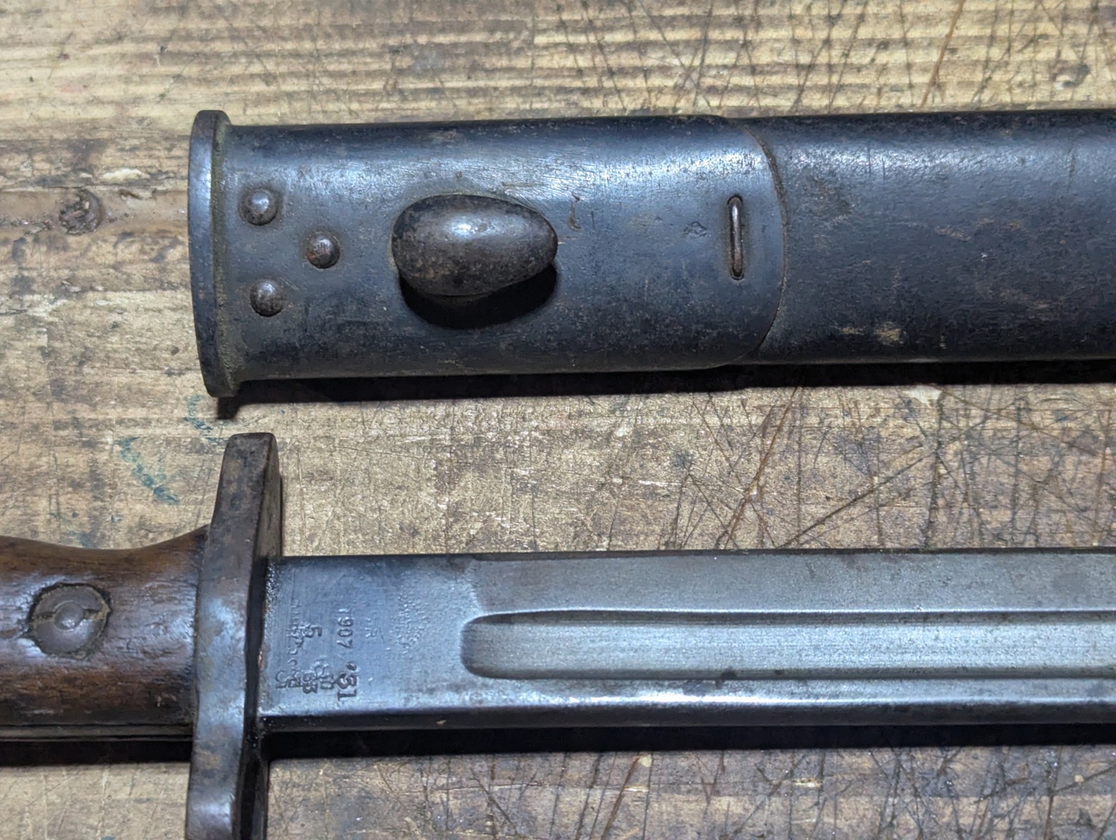 ORIGINAL SCARCE WWI BRITISH 1907 PATTERN SMLE BAYONET And Scabbard