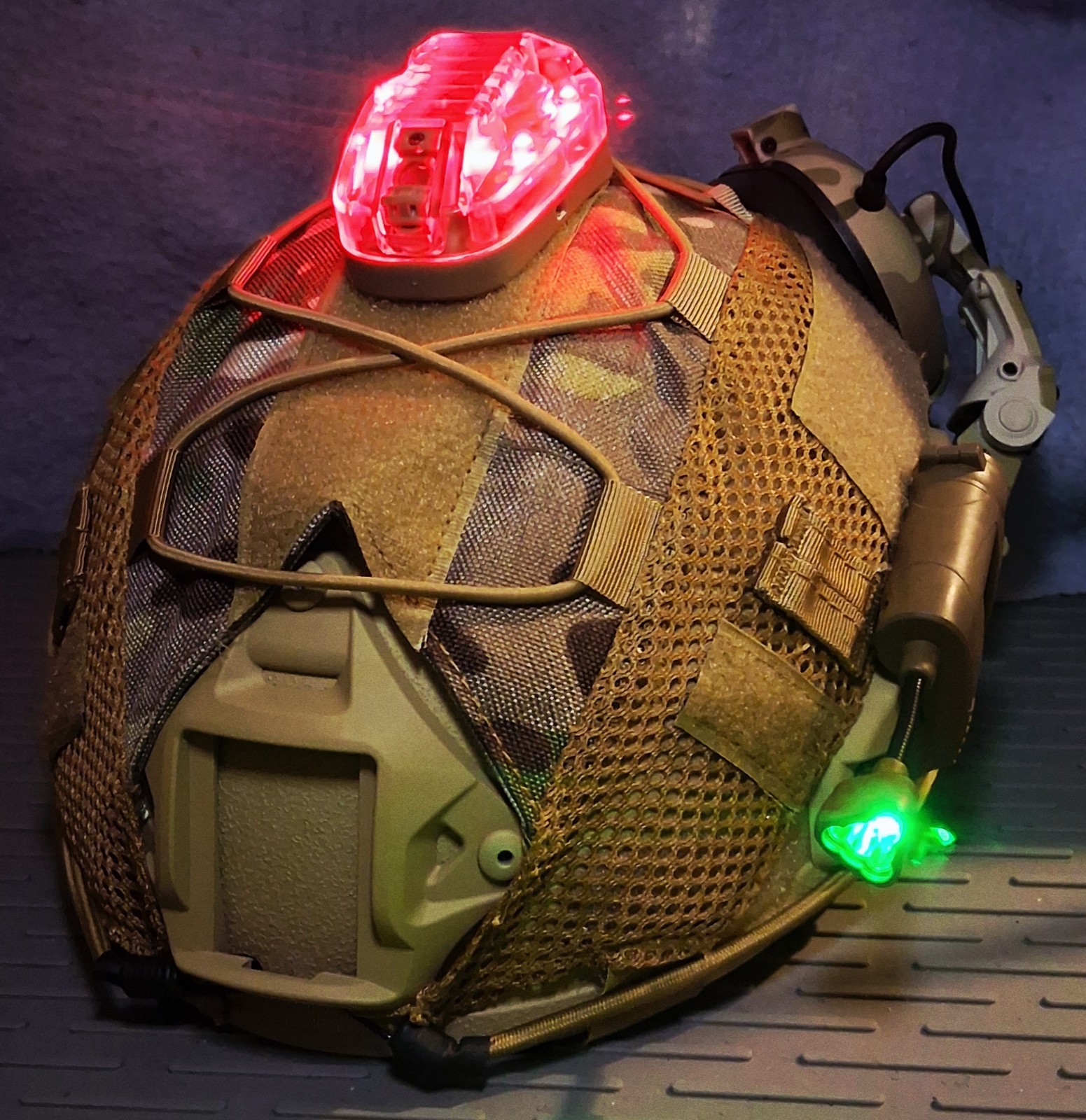 NIJ IIIA Ballistic Helmet + UV-32 RADIO MULTICAM F30 COMM NAV LIGHT IR IFF PTT