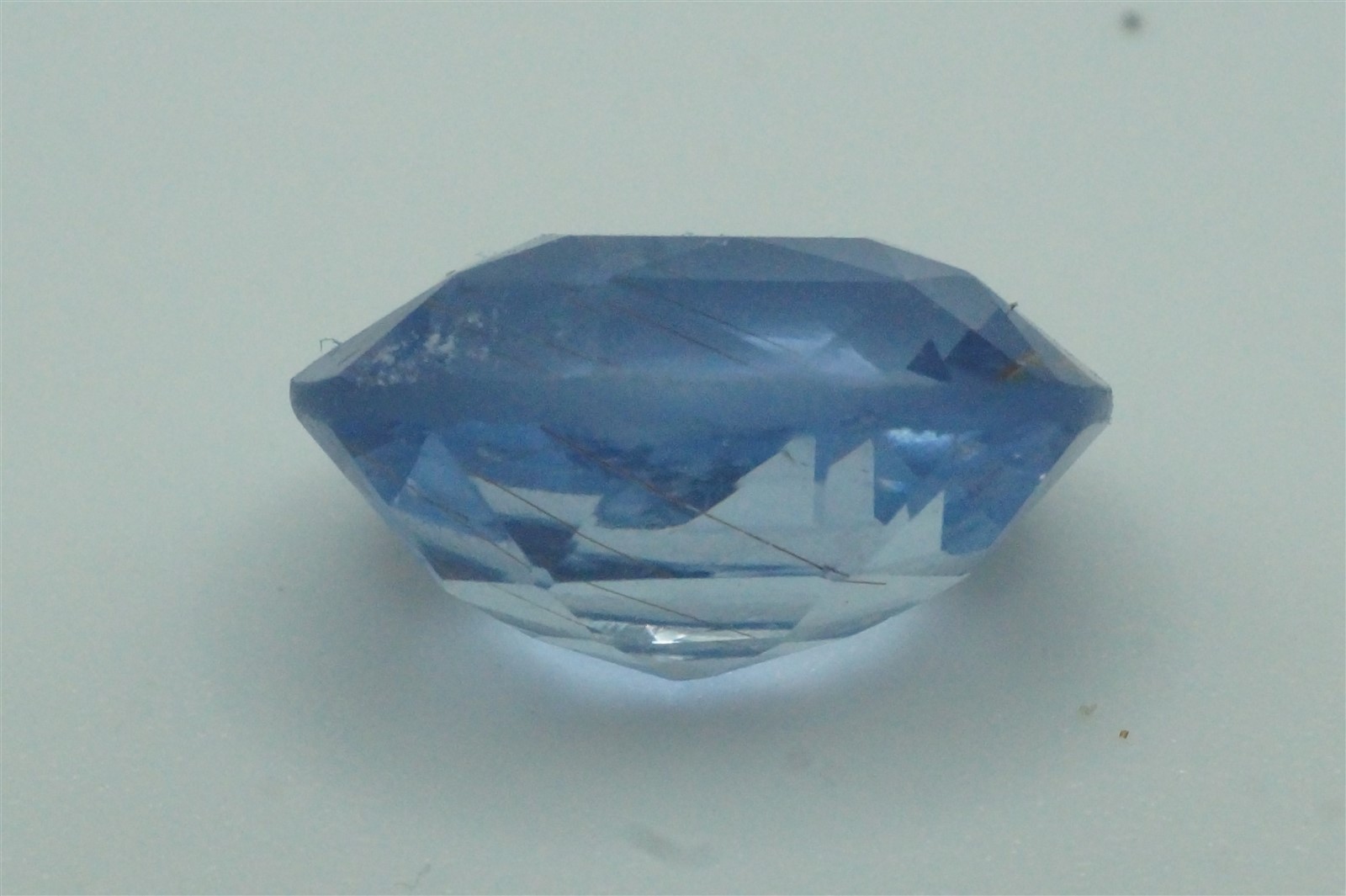 PALE BLUE NATURAL SAPPHIRE - ANTIQUE CEYLON NATIVE CUT 4.8ct