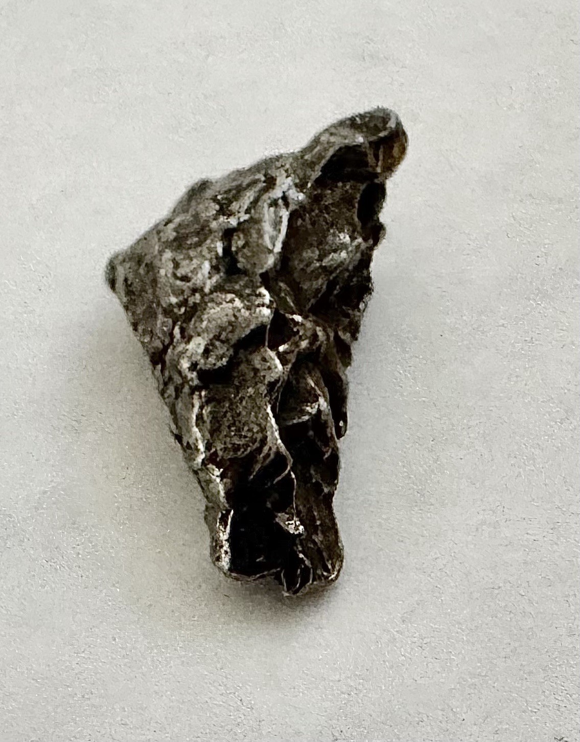 Iron Metallic Meteorite Specimen 6g Natural Collectible 23.6mm x 13.0mm