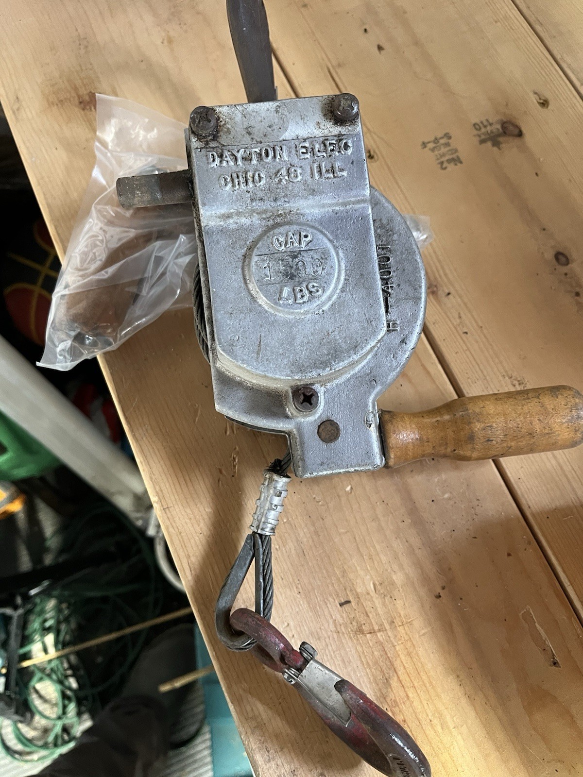 Dayton Cable Hoist 6X188 1500 LB CAPACITY USA