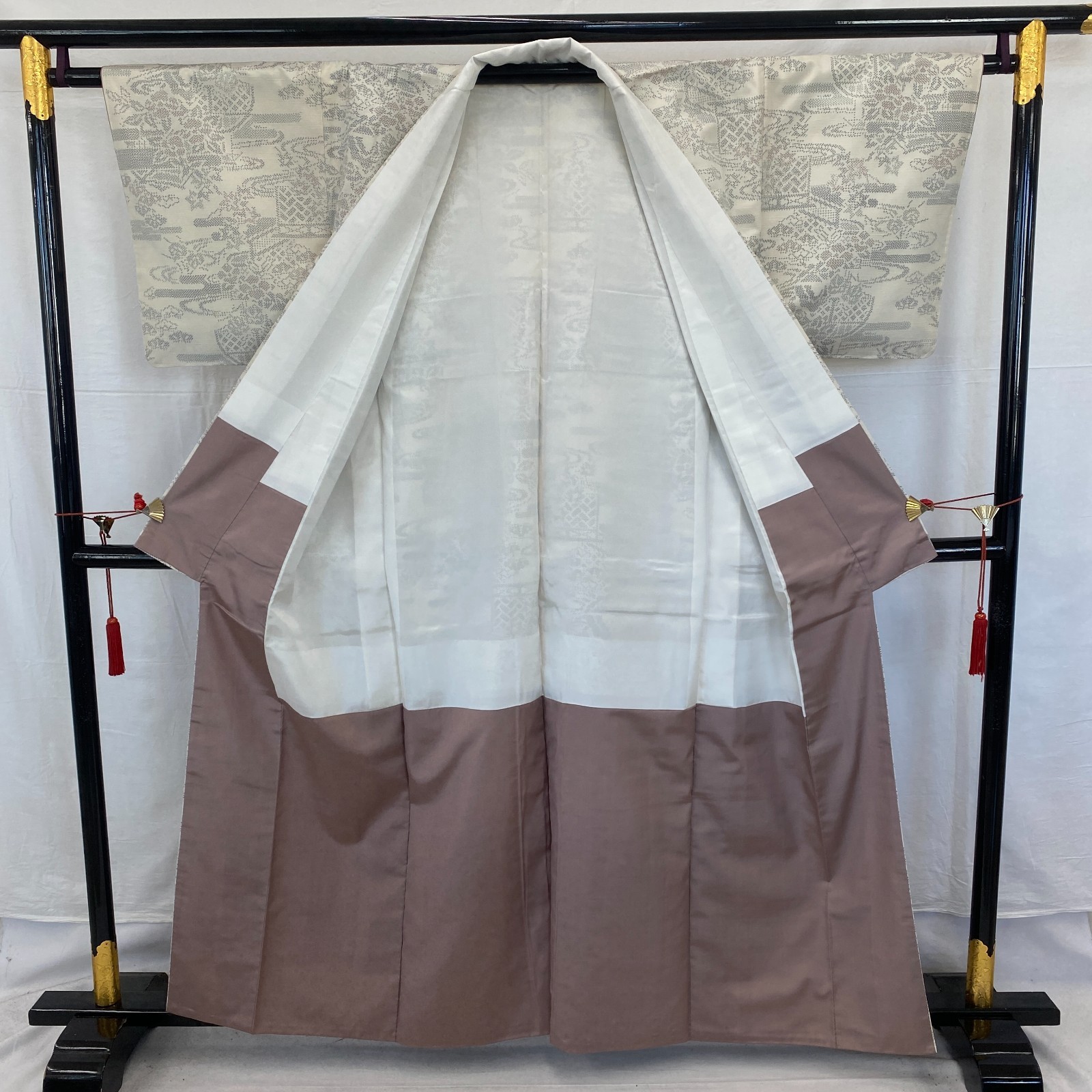 Japanese Vintage Kimono Silk White Oshima Traditional Authentic Length 61 in