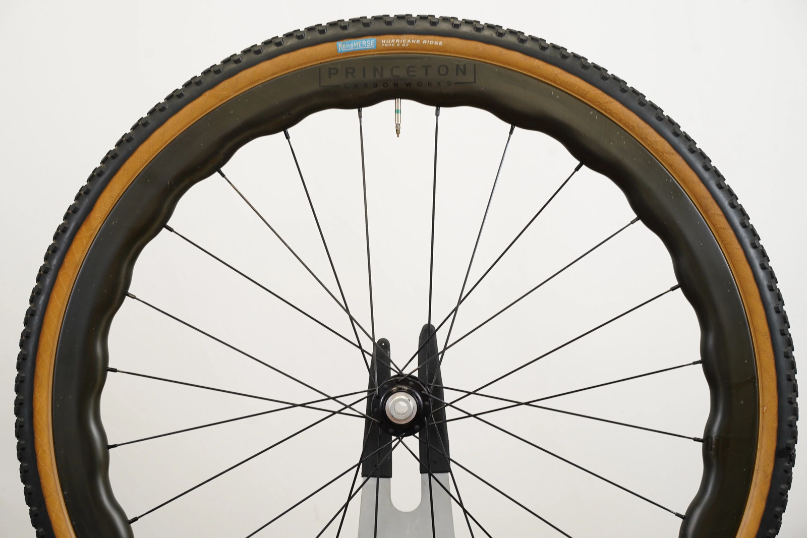 Princeton CarbonWorks Grit 4540 White Industries CLD Tubeless Carbon Disc